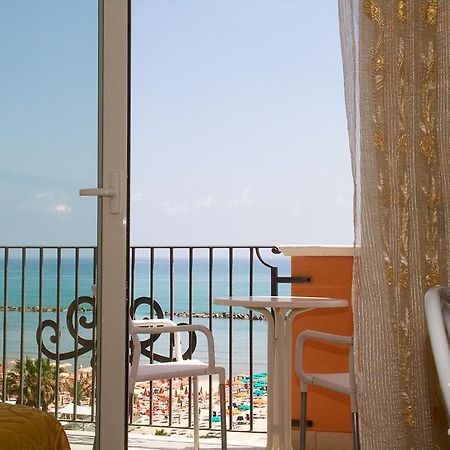 Hotel Cristall San Benedetto del Tronto Zewnętrze zdjęcie