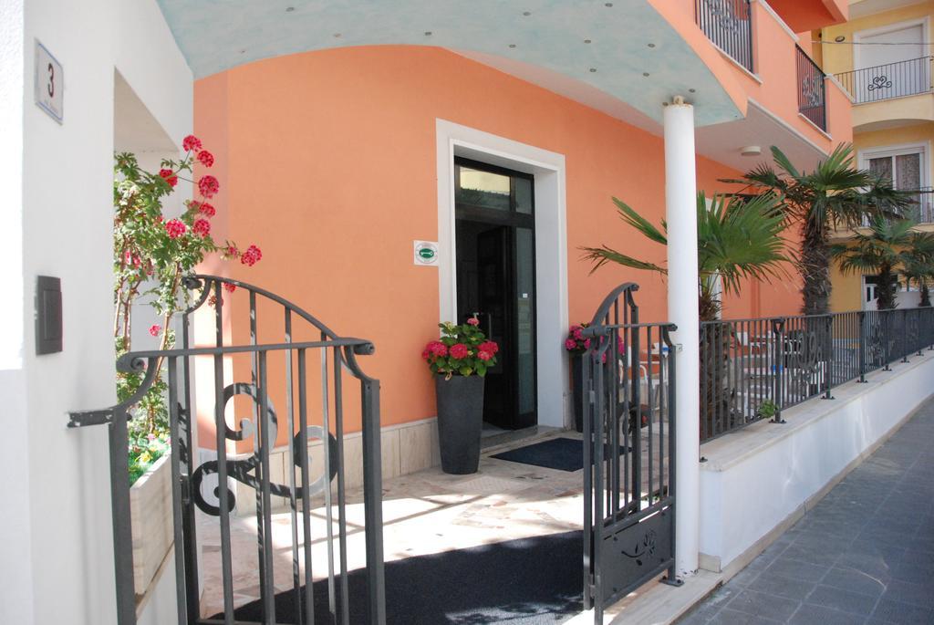 Hotel Cristall San Benedetto del Tronto Zewnętrze zdjęcie