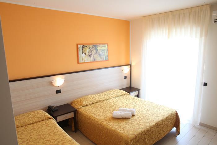 Hotel Cristall San Benedetto del Tronto Zewnętrze zdjęcie